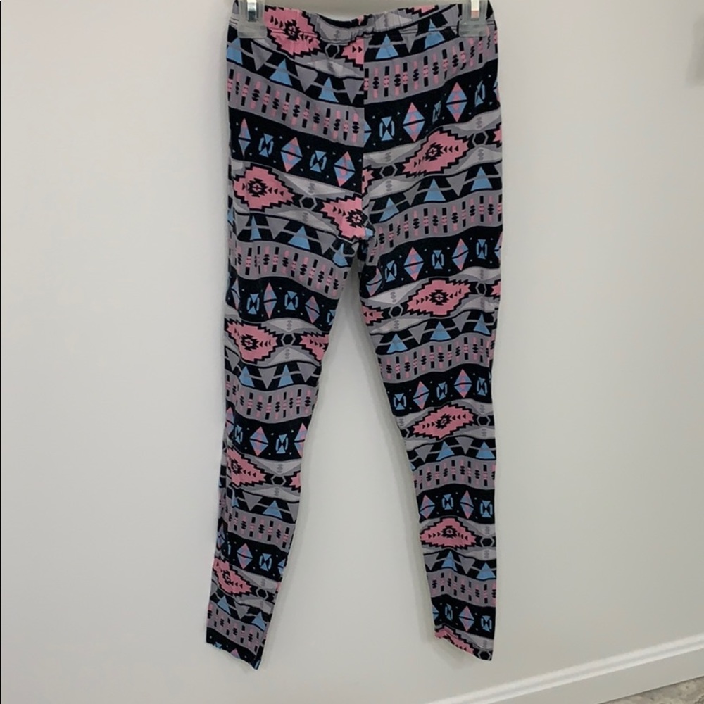 2/$8‼️ Aztec Print Leggings